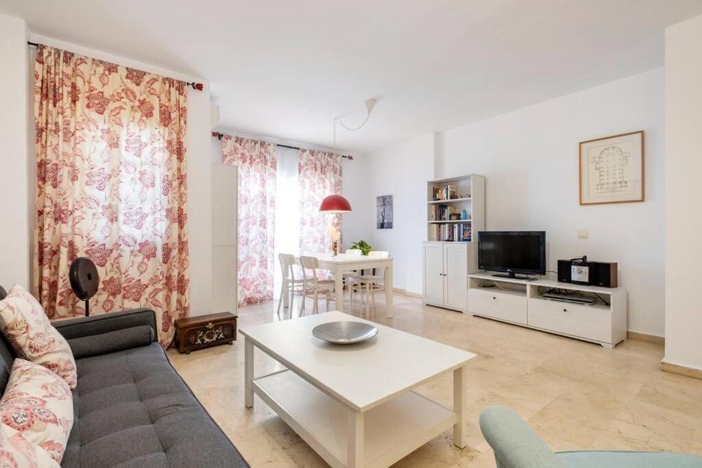 Centro Ferrandiz Parking Gratis Apartment Malaga Luaran gambar